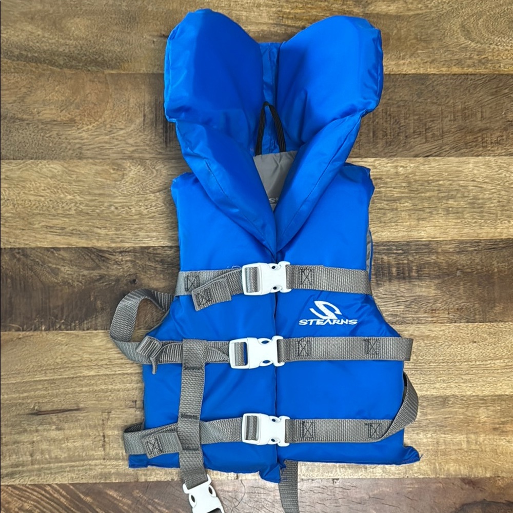 Stearns Blue and Gray Life Vest with Adjustable Straps Child size 30-60lbs
